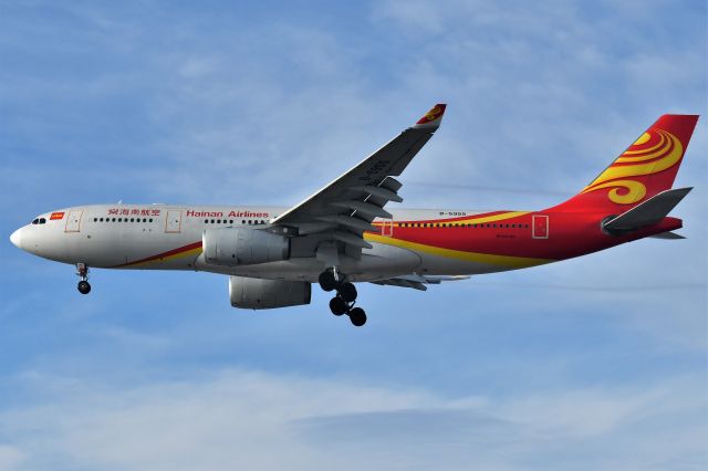 Airbus A330-200 (B-5955) - Hainan Airlines Airbus A330-243 arriving at YYC on Jan 5.