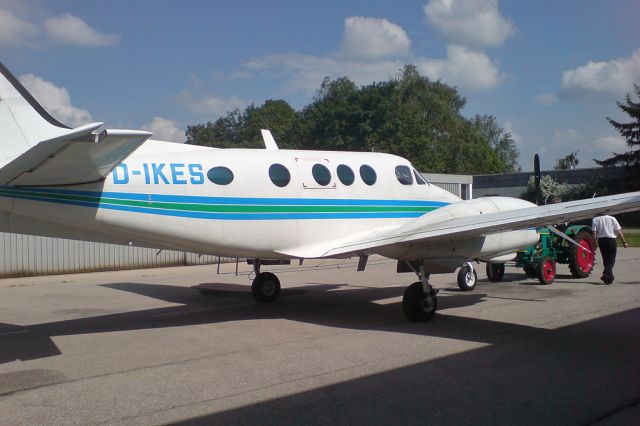 Beechcraft King Air 90 (D-IKES) - Thats how we pull the plane into the hangar.