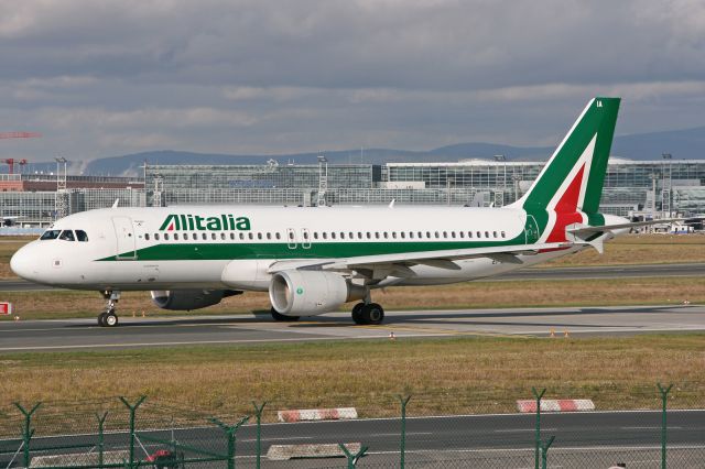 Airbus A320 (EI-EIA)