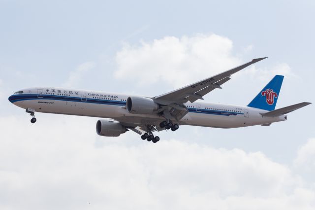 BOEING 777-300ER (B-2008)