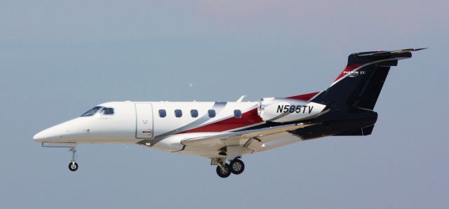 Embraer Phenom 300 (N585TV)