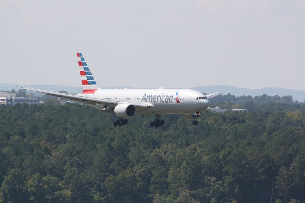 Boeing 777-200 (N773AN)