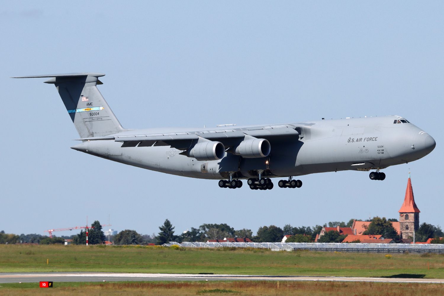 LOCKHEED C-5 Super Galaxy (85-0004)