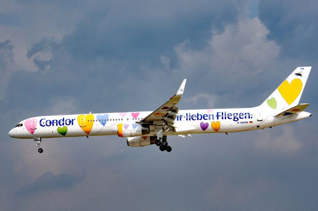 BOEING 757-300 (D-ABON)