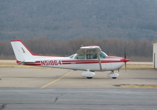 Cessna Skyhawk (N51864) - at Williamsport