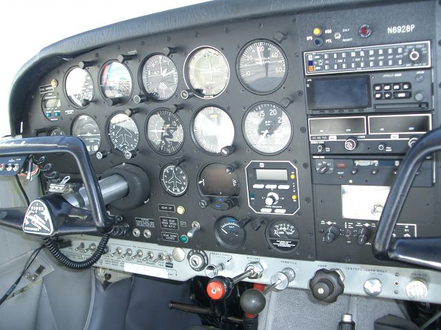 Piper PA-24 Comanche (N6928P)