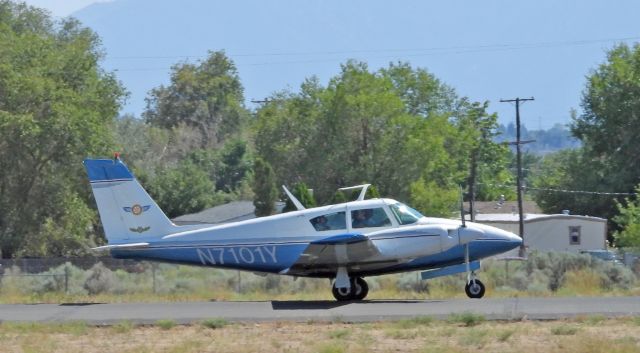 Piper PA-30 Twin Comanche (N7101Y) - Landing on 27 at Carson City