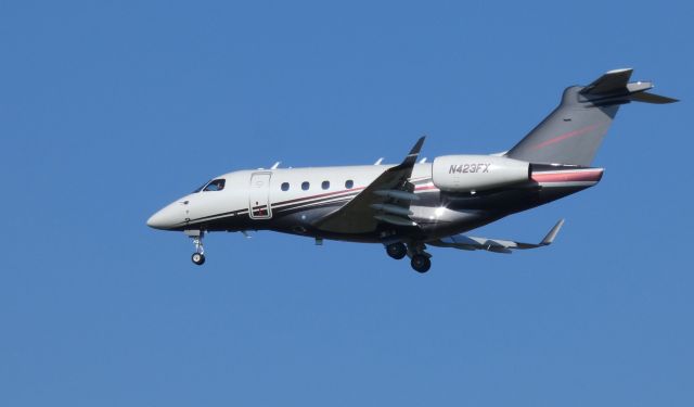 Embraer Legacy 450 (N423FX) - On final is this brand new Embraer 545 Legacy 450 in the Autumn of 2019.