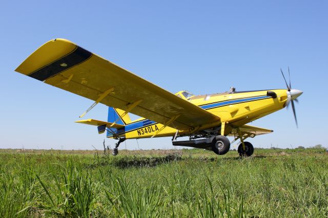 Airbus A320 (N340LA) - Air Tractor AT-802