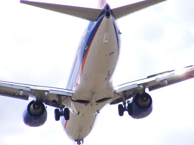 Boeing 737-800 (N813SY)