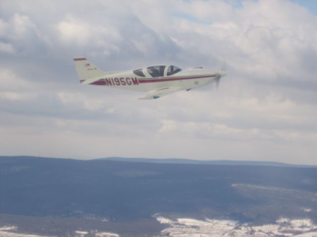 STODDARD-HAMILTON Glasair (N195GM) - "Formation in flight over KFDK with Glasair N73RZ