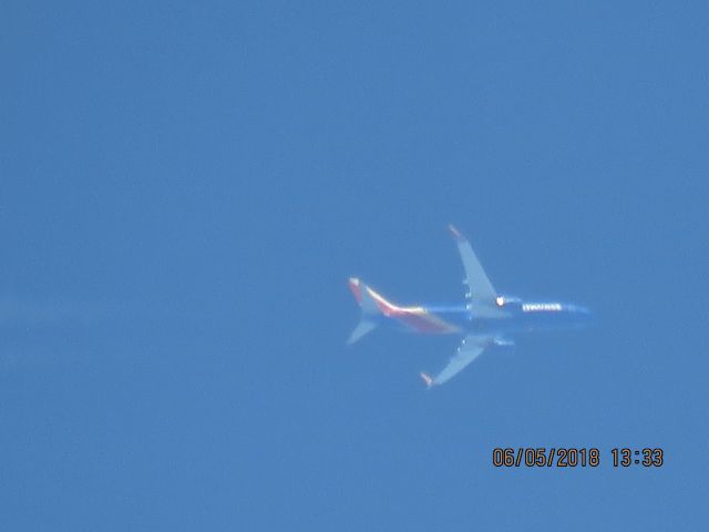 Boeing 737-800 (N8653A)