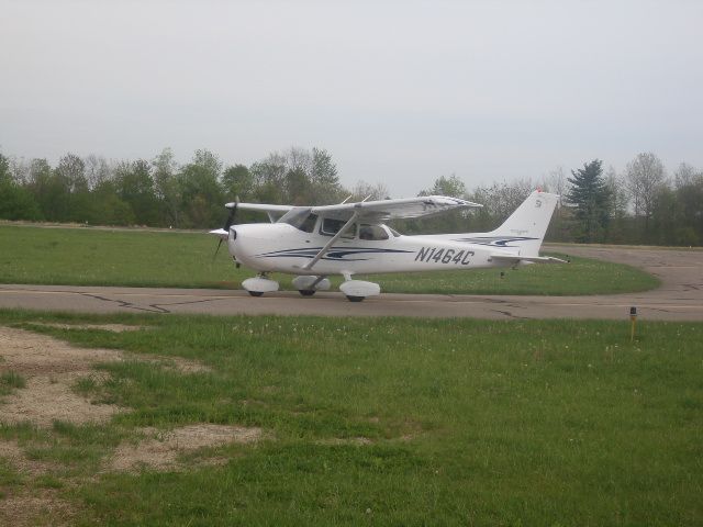 Cessna Skylane (N1464C)