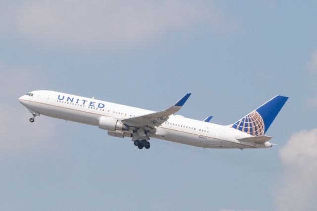 BOEING 767-300 (N652UA) - 2020-07-22br /UAL362 KEWR-KORD