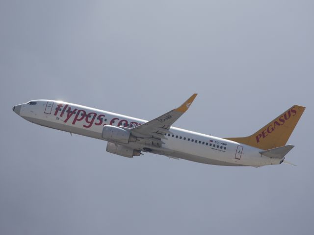 Boeing 737-800 (TC-ABP) - Take off runway 06 at Sabiha Gökçen airport, Istanbul, Turkey | 15 SEP 2014.