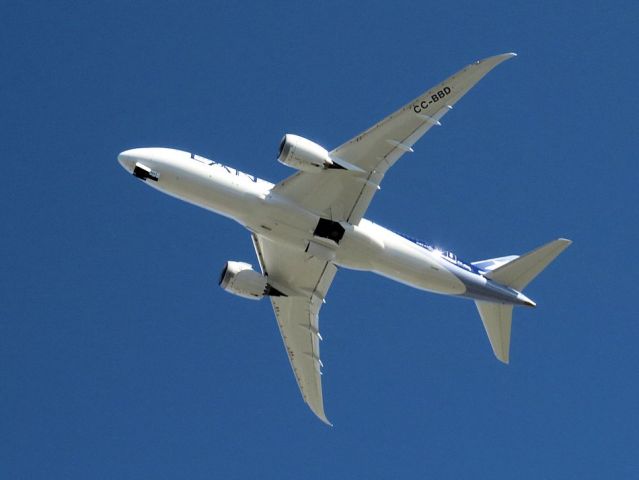 Boeing 787-8 (CC-BBD) - LAN B787-8 overhead after takeoff from Paine Field
