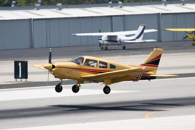 Piper Cherokee (N2902S)