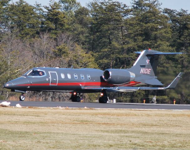 — — - CHAMPION AIR LLC / Runway 28 - 2/18/10