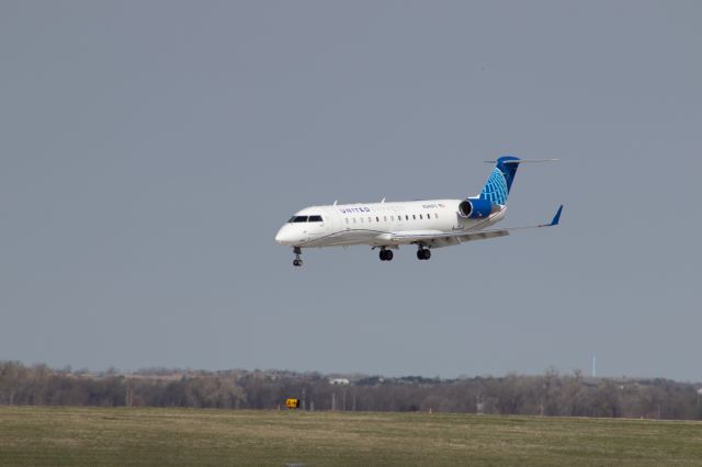 Canadair Regional Jet CRJ-200 (N246PS)