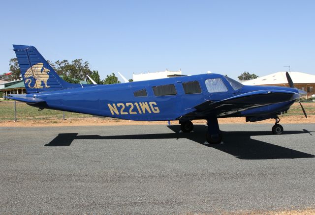 Piper Saratoga (N221WG)