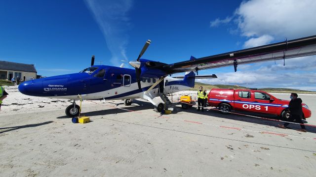 De Havilland Canada Twin Otter (G-HIAL)