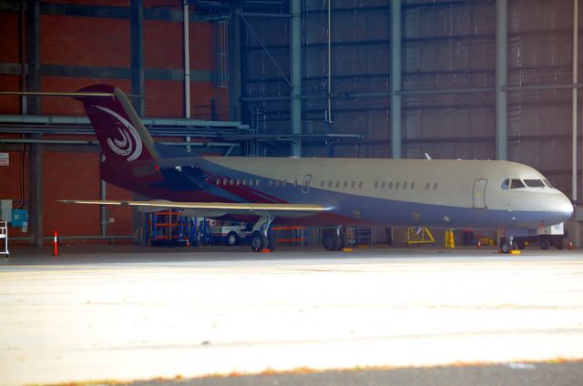 Fokker 100 (VH-VIF)