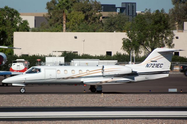 Learjet 35 (N721EC)