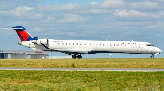 Canadair Regional Jet CRJ-900 (N187PQ)