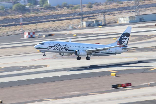 Boeing 737-800 (N535AS)