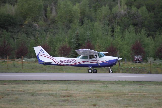 Cessna Skyhawk (N4362Q)