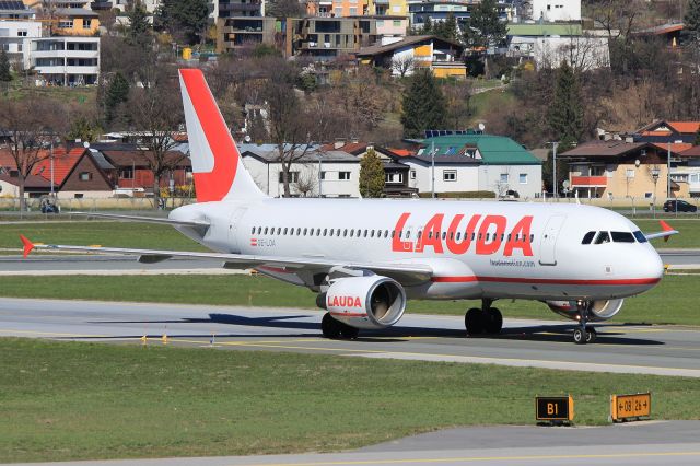 Airbus A320 (OE-LOA)