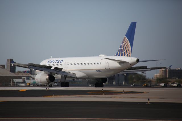 Airbus A320 (N430UA)