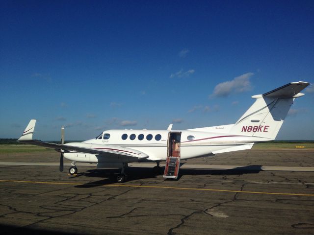 Beechcraft Super King Air 200 (N88KE)