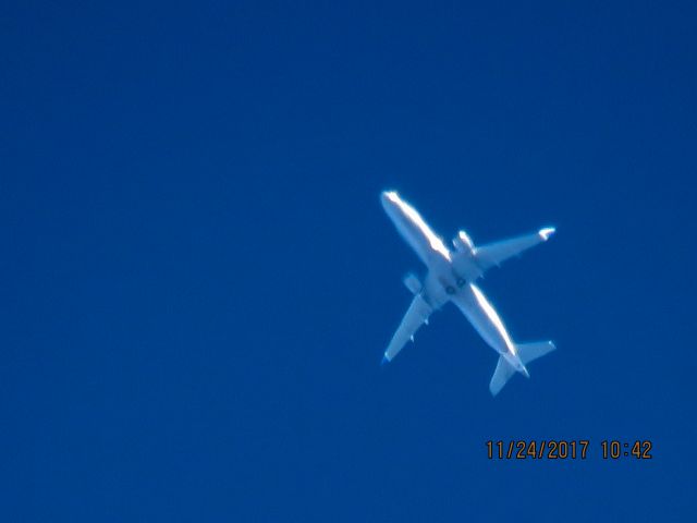 Embraer 175 (N149SY)