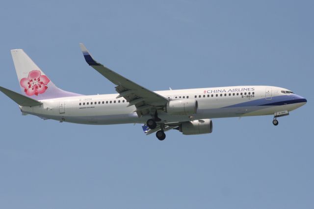 Boeing 737-800 (B-18656)