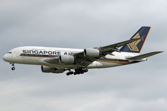 Airbus A380-800 (9V-SKQ)