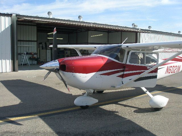 Cessna Skyhawk (N6021N) - 2006 C182T/G