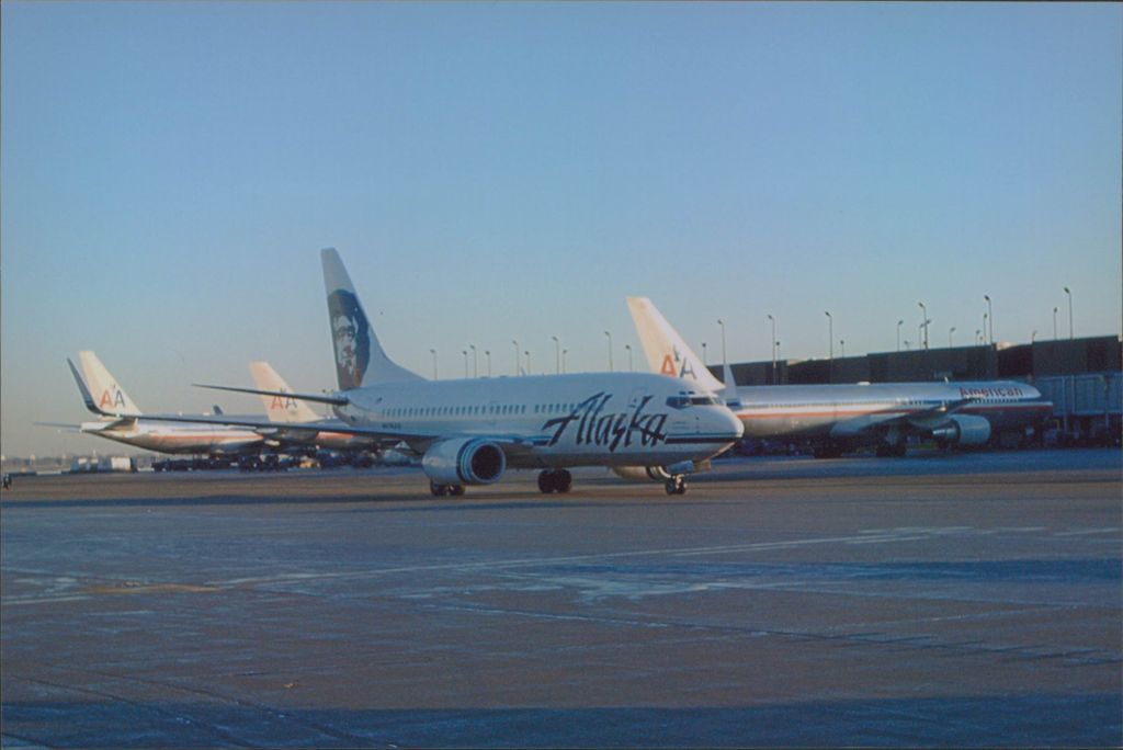 Boeing 737-800 —