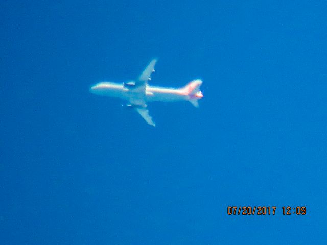 Airbus A320 (N605JB)