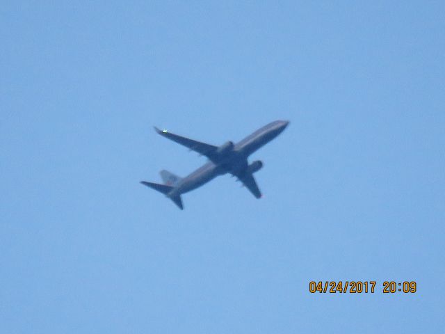 Boeing 737-800 (N906NN)