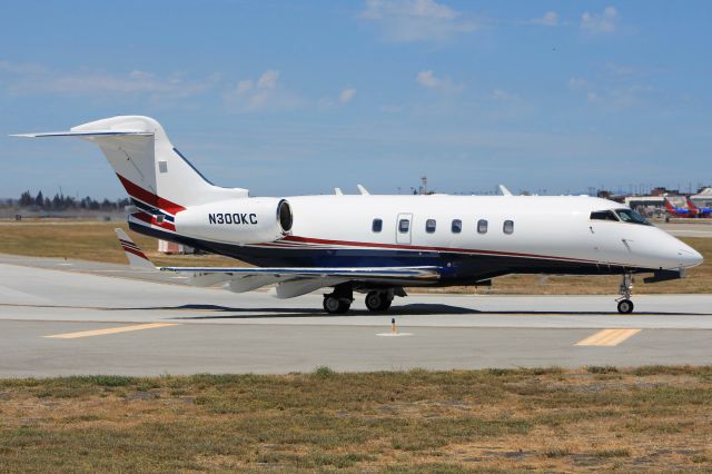 Bombardier Challenger 300 (N300KC)