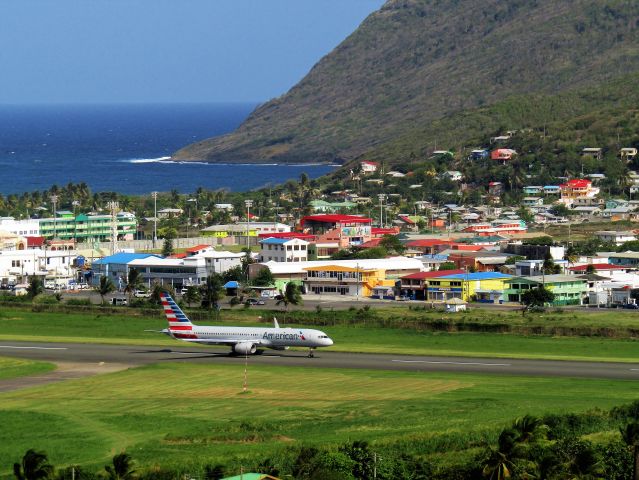 Boeing 757-200 (N186AN)