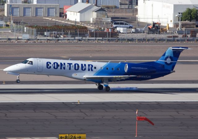 Embraer ERJ-135 (N16525) - Arriving at Sky Harbor (Please view in "Full" for best image quality)