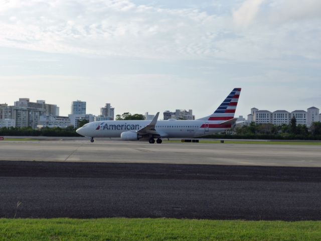 Boeing 737-700 (N992AN)