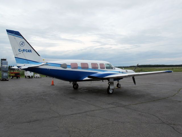 Piper Navajo (C-FCAR)