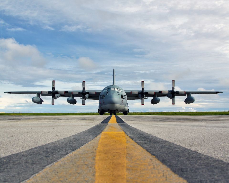 Lockheed C-130 Hercules —