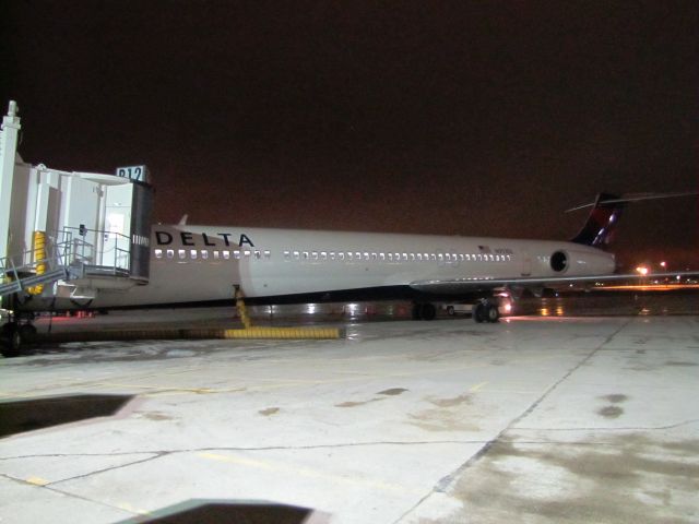 McDonnell Douglas MD-88 (N953DL)