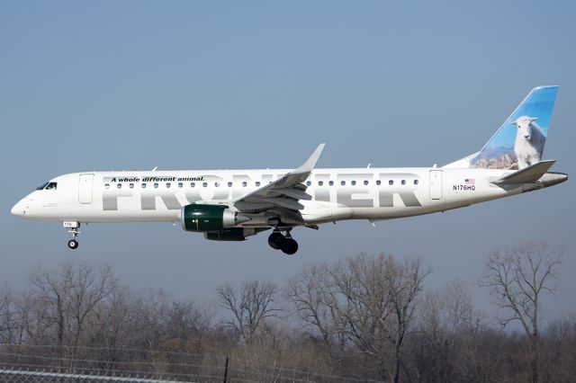 Embraer ERJ-190 (N176HQ) - February 2013