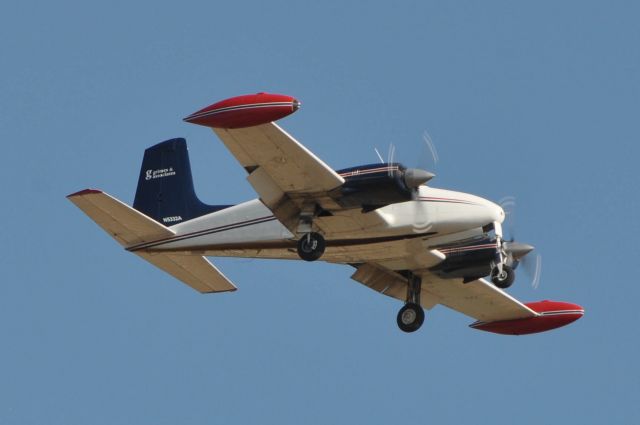 Cessna 310 (N5332A)