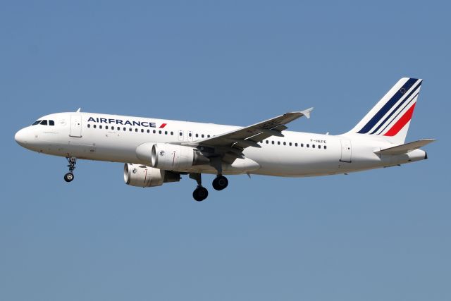 Airbus A320 (F-HEPE)